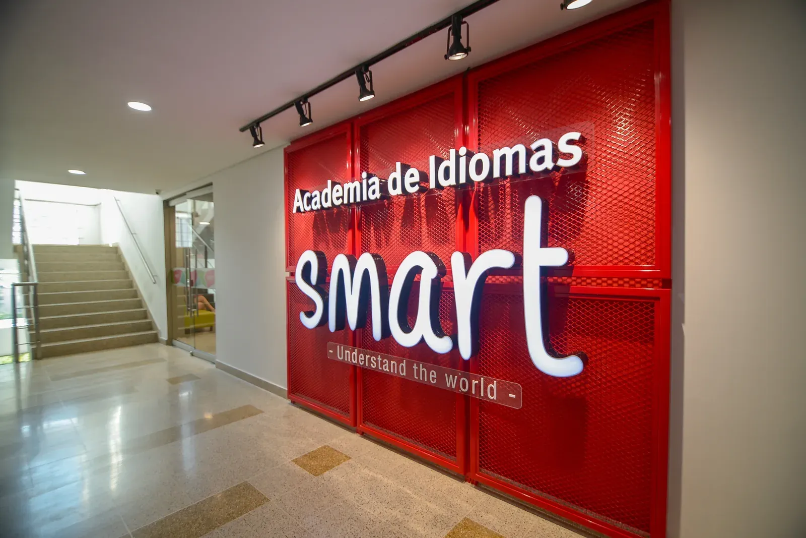 Fachada de una sede de Smart Academia de Idiomas