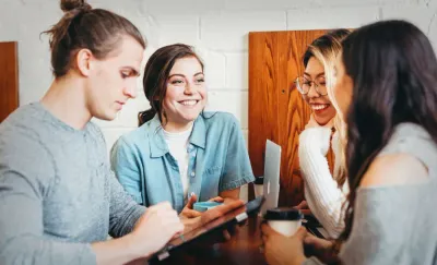 Educación interactiva