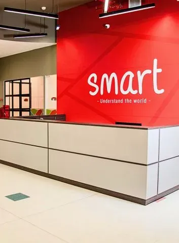 Sede Smart - Aula moderna con tecnología interactiva